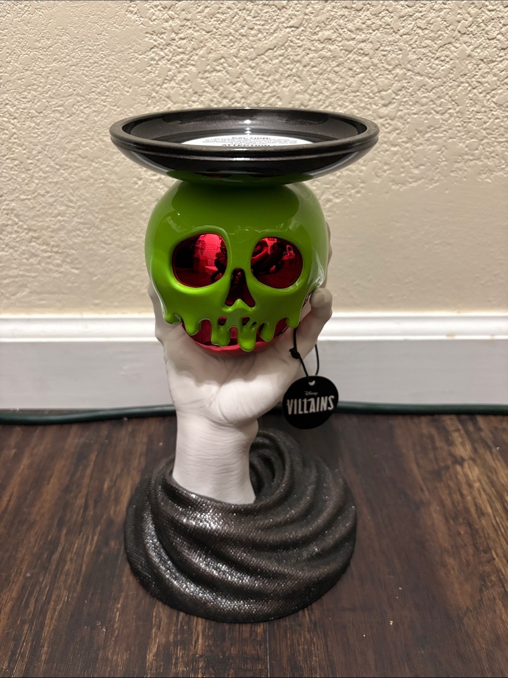 Green Dripping Skull Candle Holder from bath and body works Disney Villans